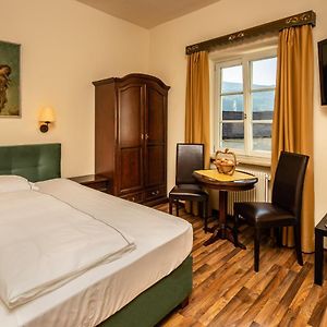 Single Room Mountain View